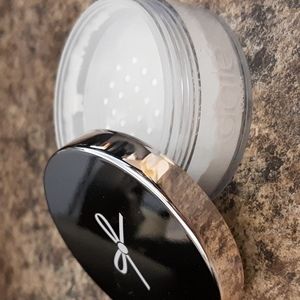 Ciate Everyday Vacay setting powder